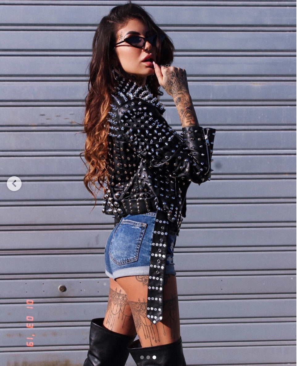 Giacca ecopelle borchiatissima