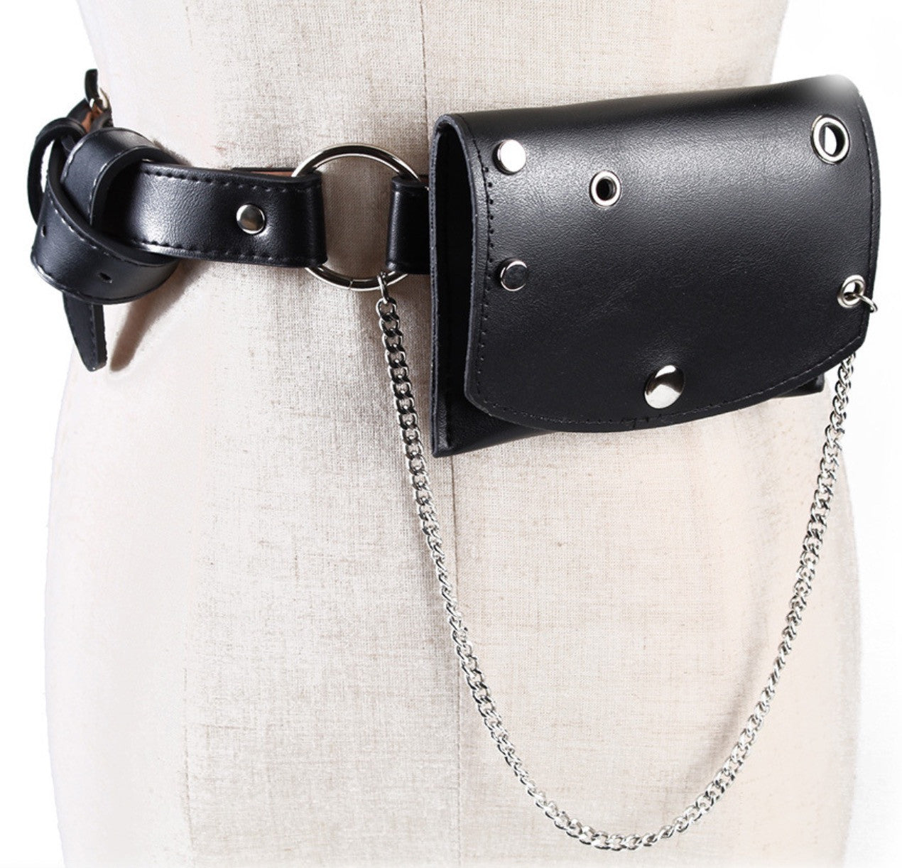 Marsupio stud chain