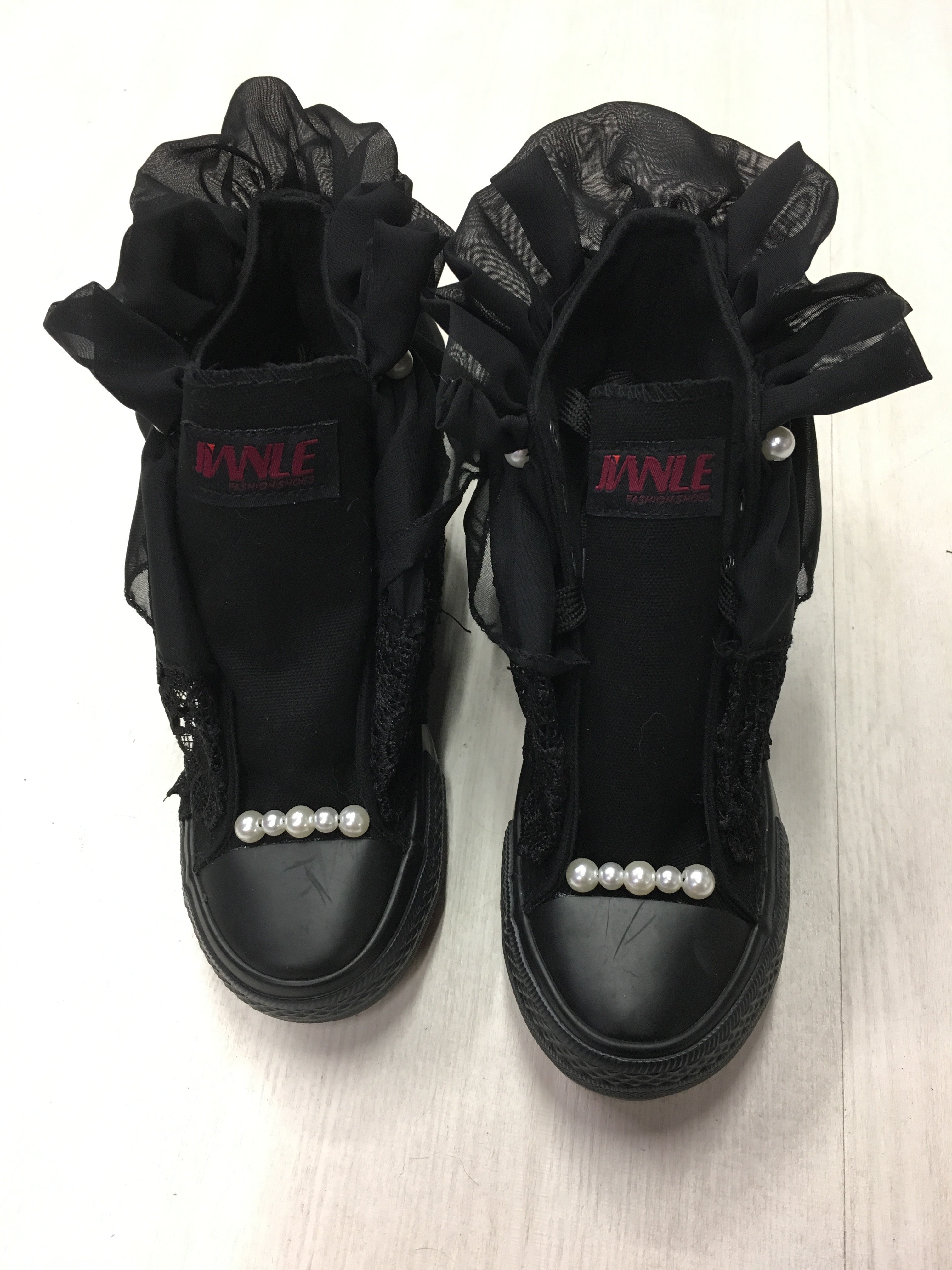 Sneakers wedding pearl