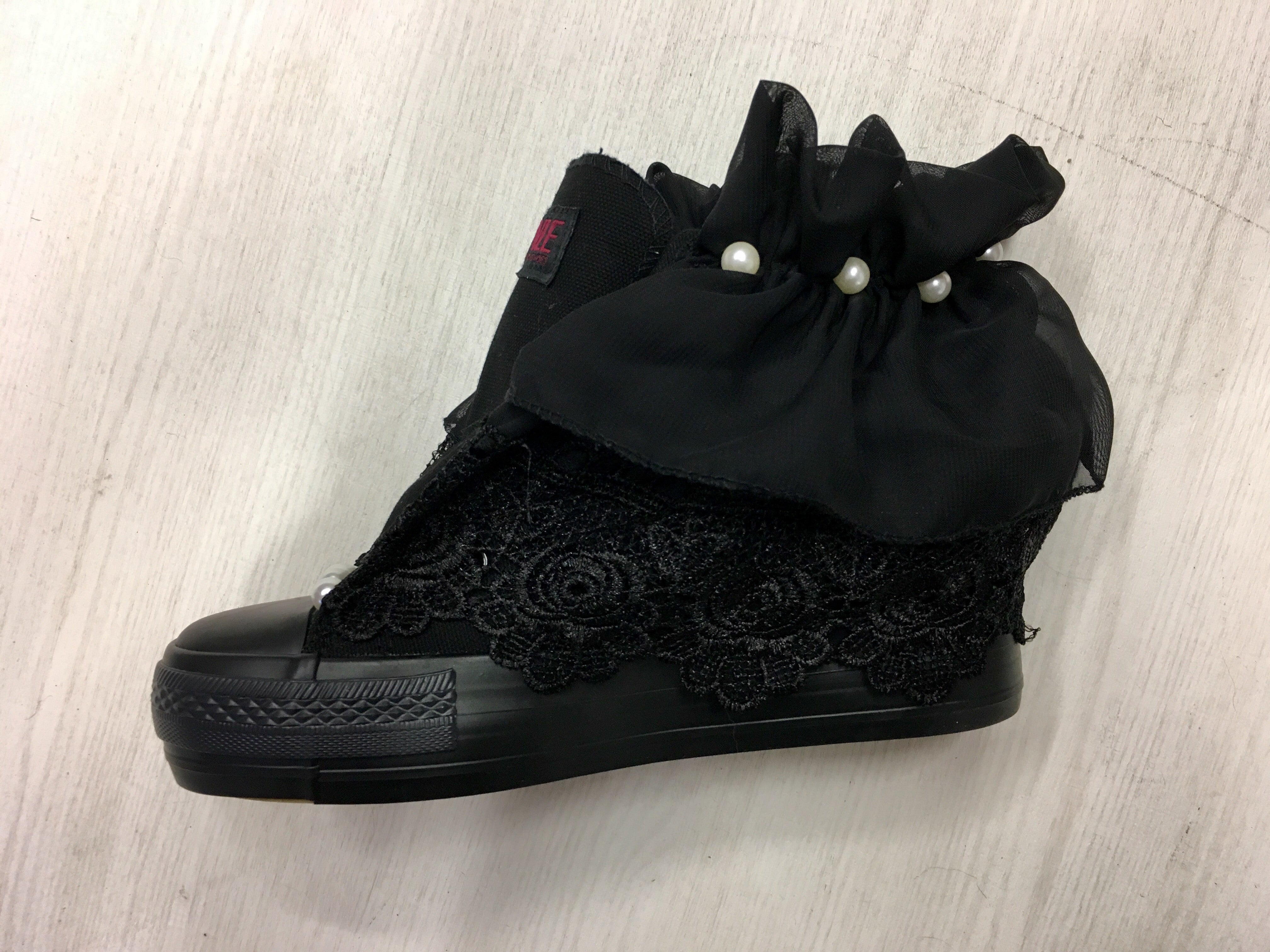 Sneakers wedding pearl