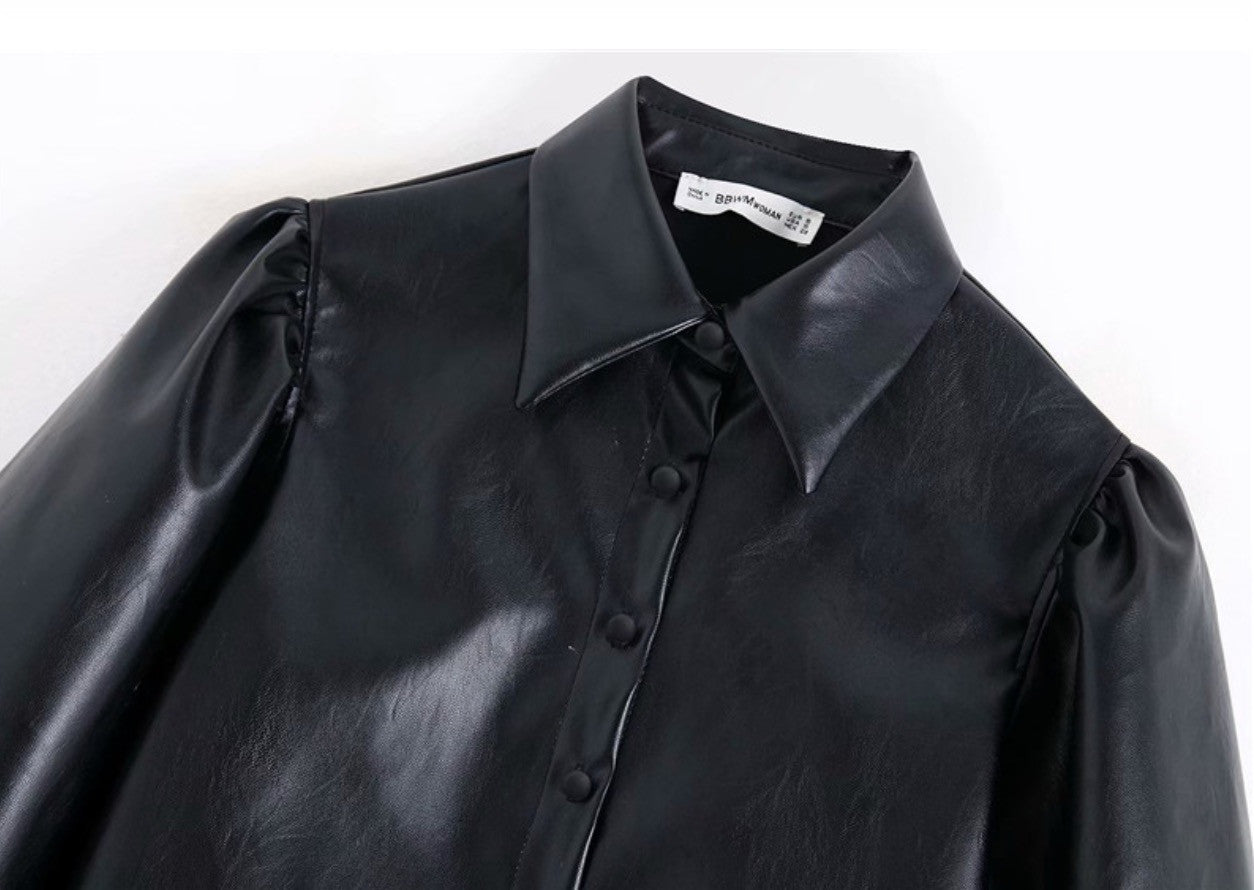 Camicia ecopelle maniche a sbuffo