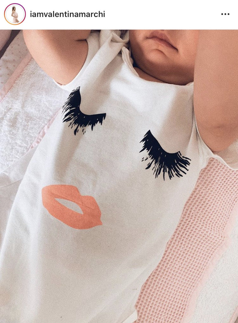 T-shirt eyelash