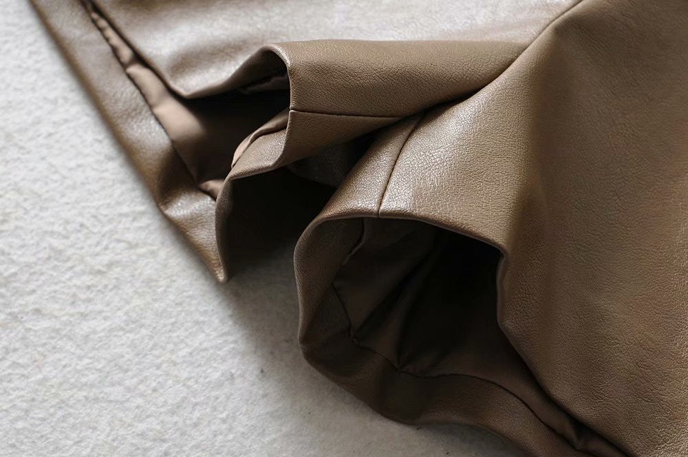 Shorts ecopelle vita alta