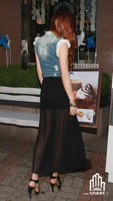 Unhinged in Lers jeans