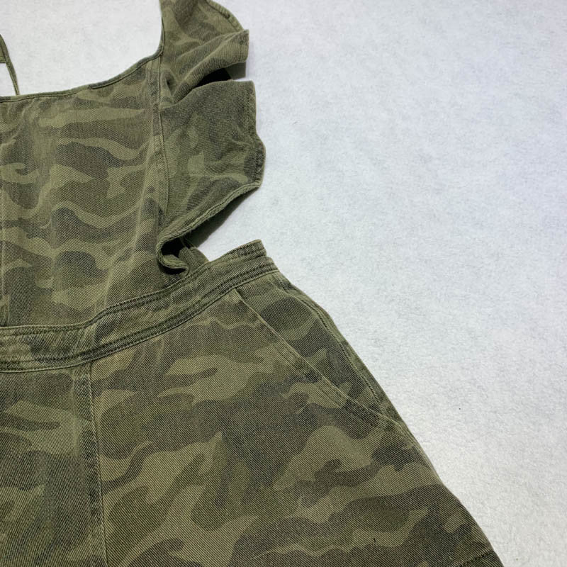Jumpsuit militare volant