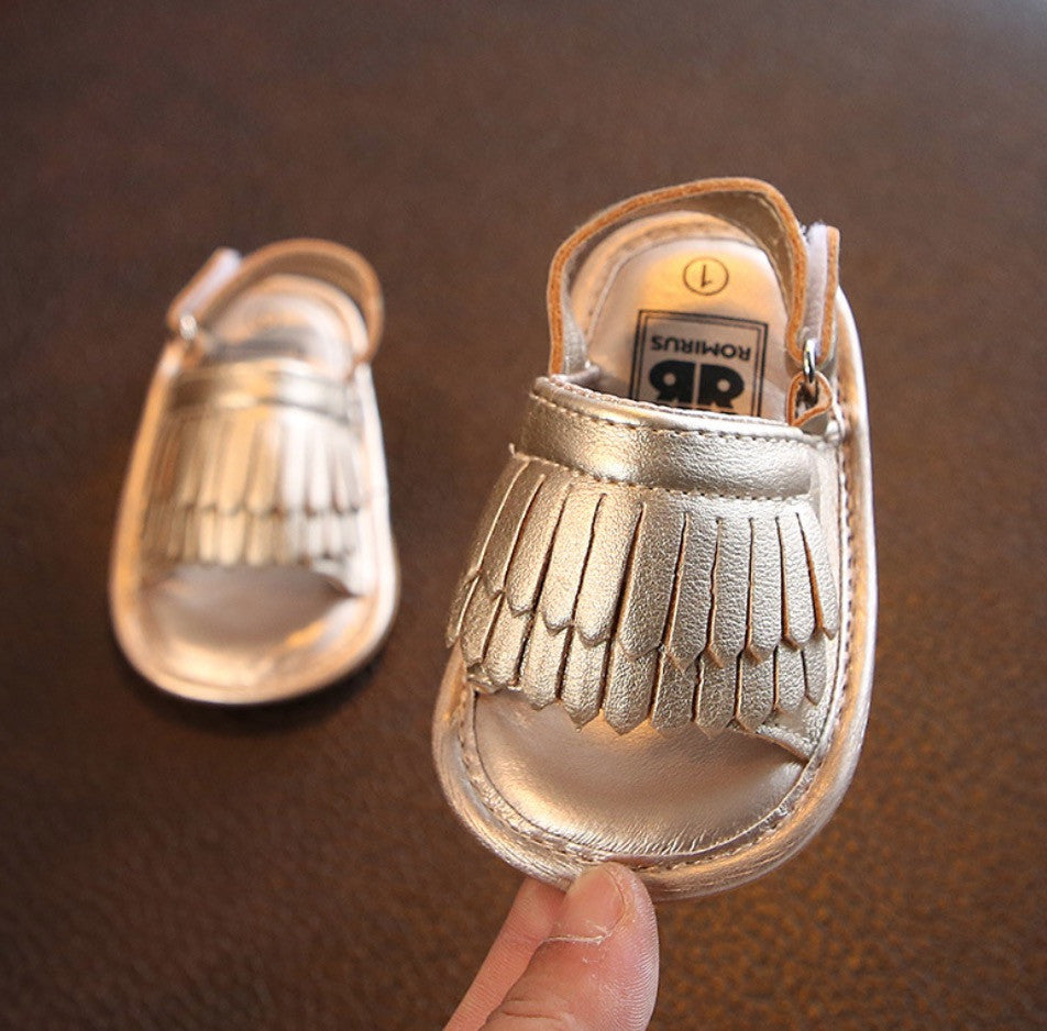 Sandaletti neonata con frangette