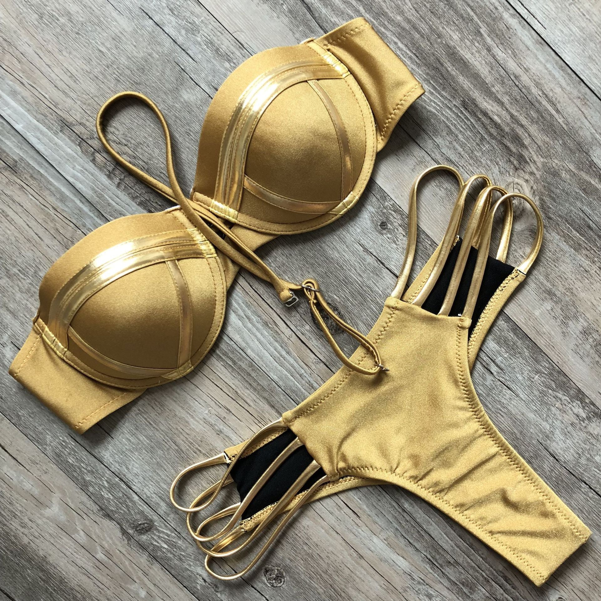 Bikini Golden Wayar