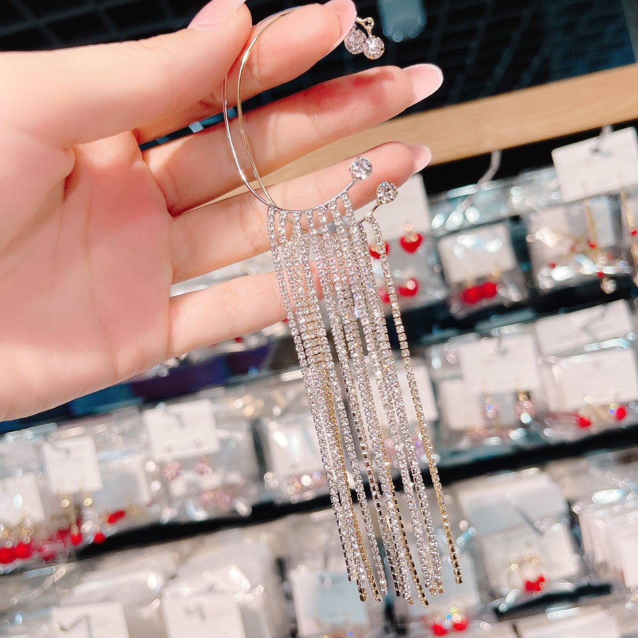 Mono-orecchino cascata strass