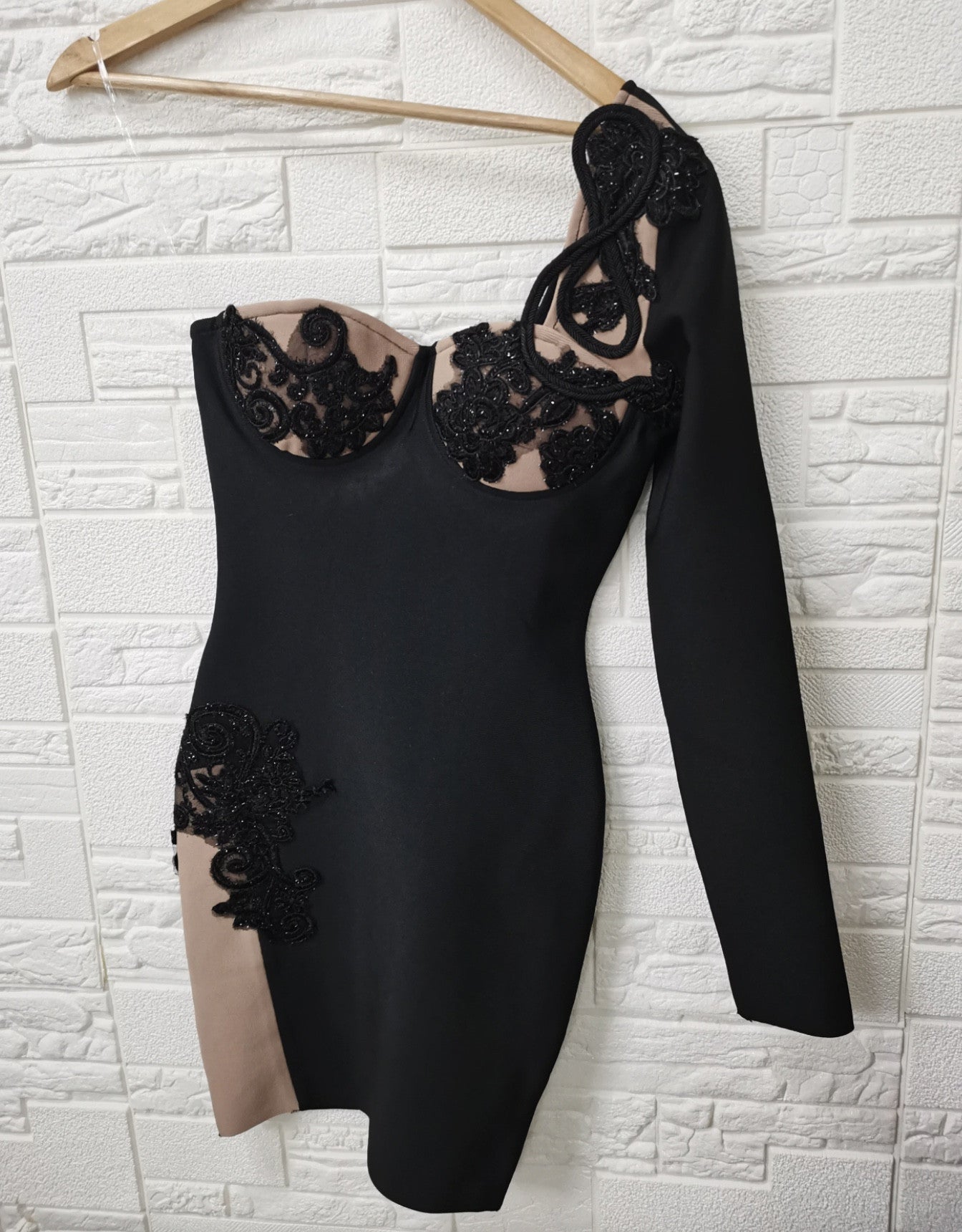 Abito monospalla Glissh