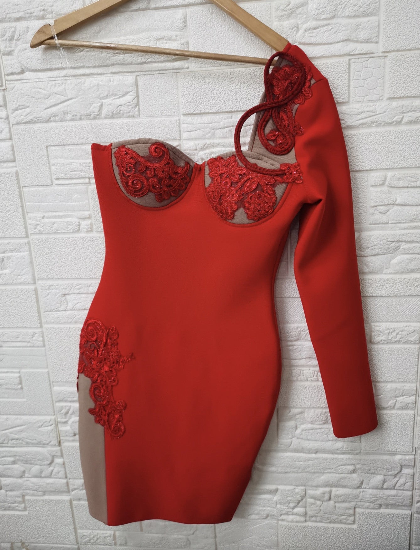 Abito monospalla Glissh