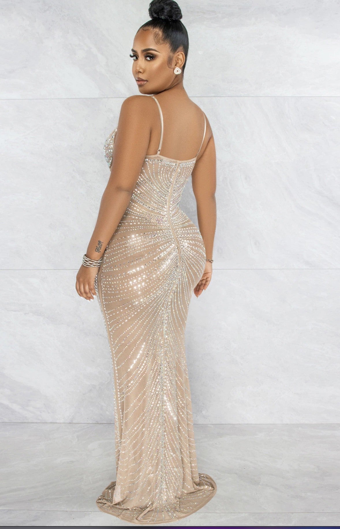 Abito Kristhaal long