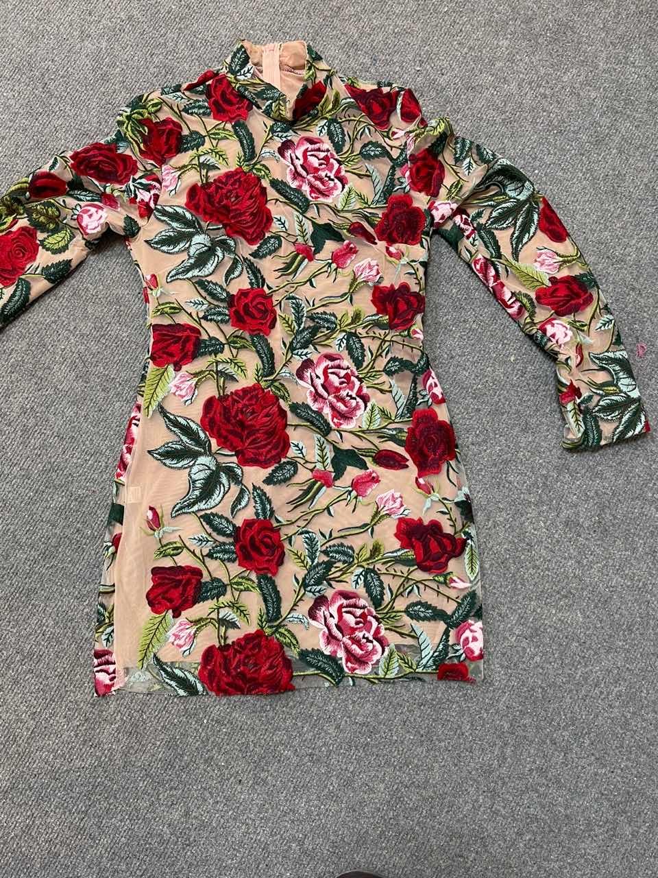 Abito trasparent roses