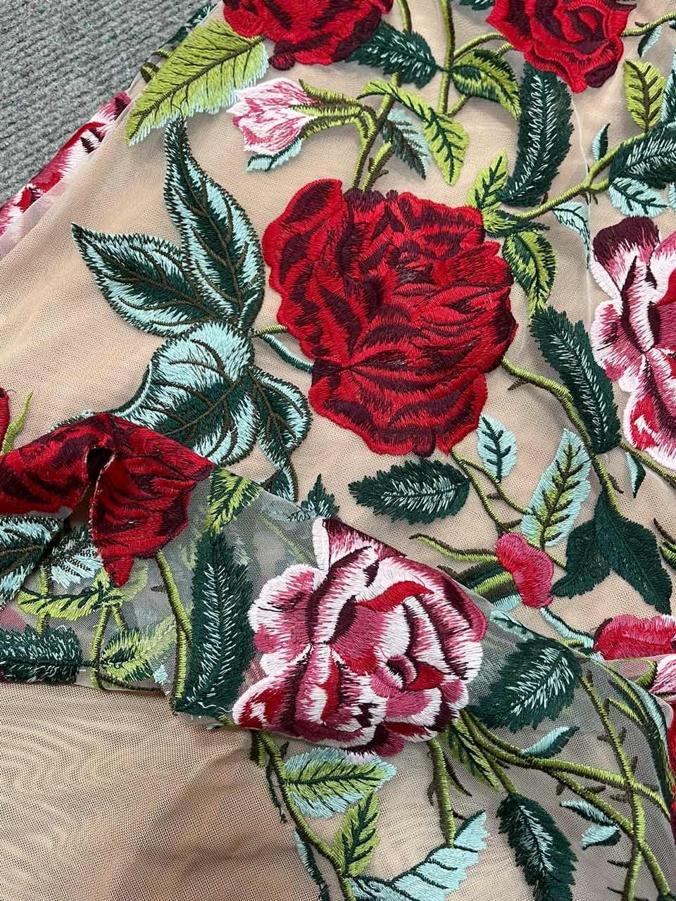 Abito trasparent roses