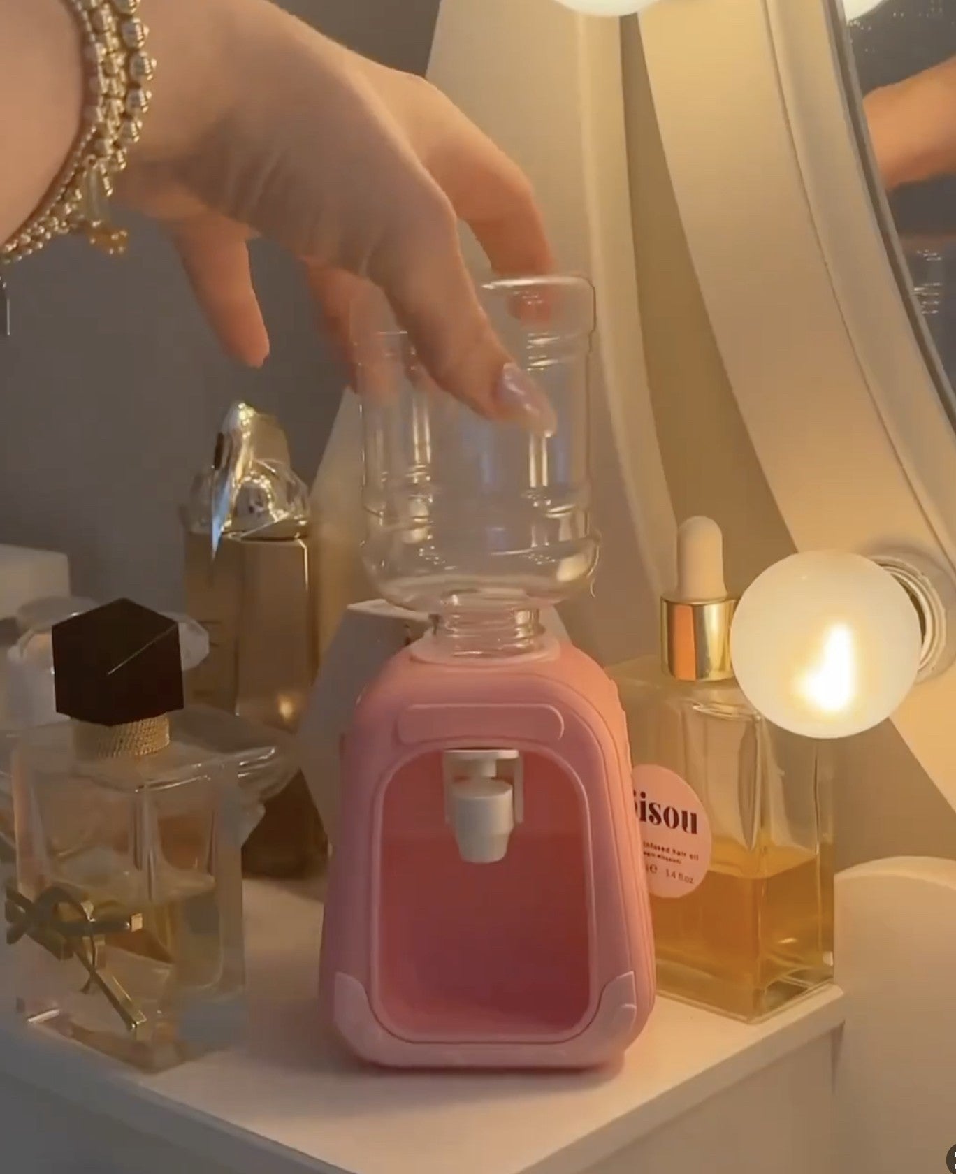 Mini dispenser skincare