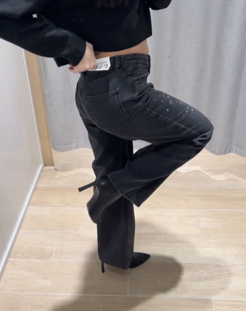 Black-strass denim streight