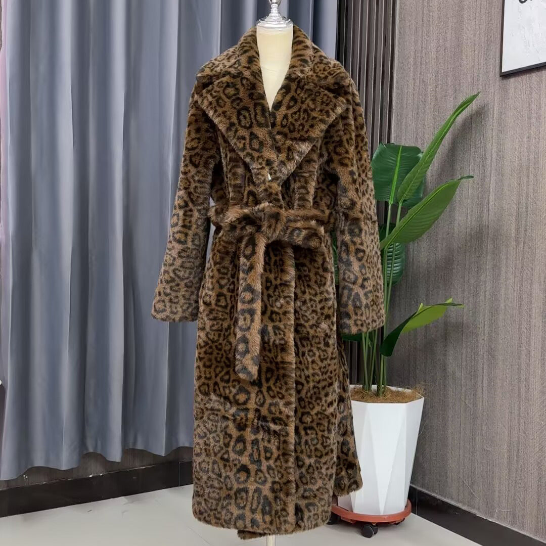 Cappotto teddy lungo in eco-pelliccia con cintura