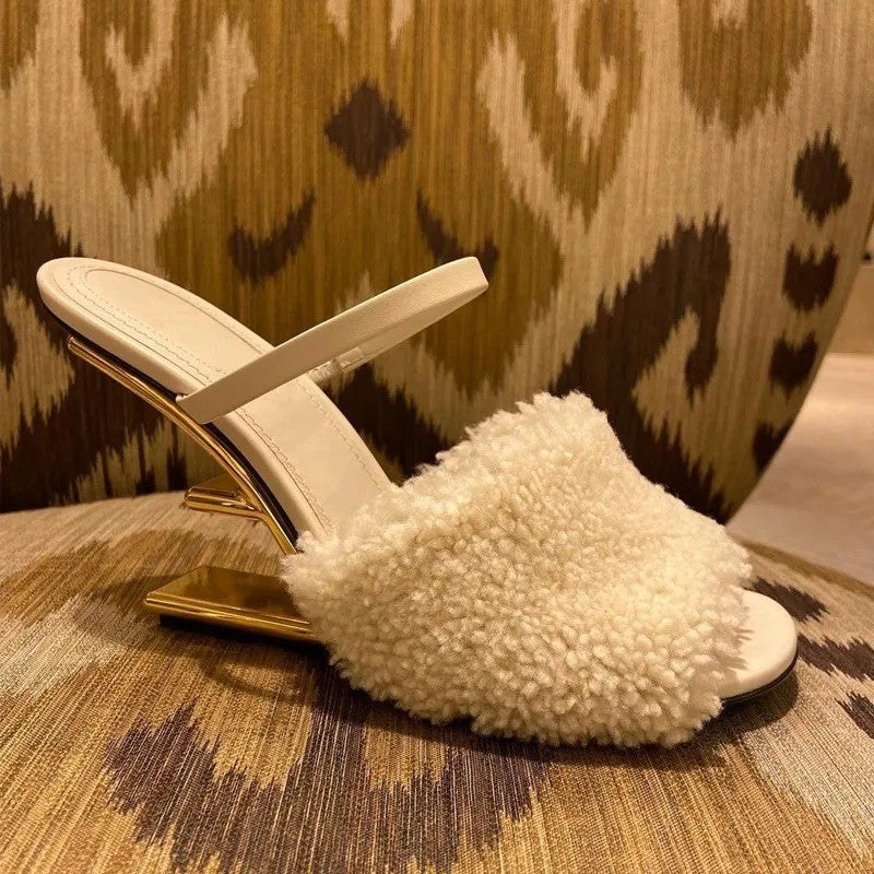 Sandalo peloso tacco invisible