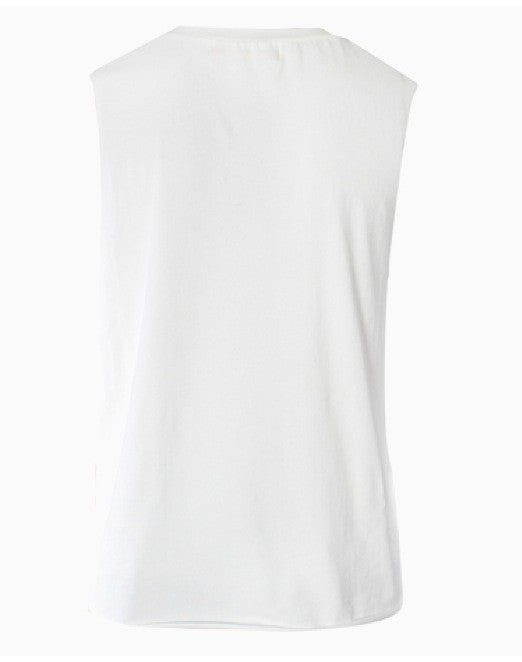 No puedes sentarte con nosotros.