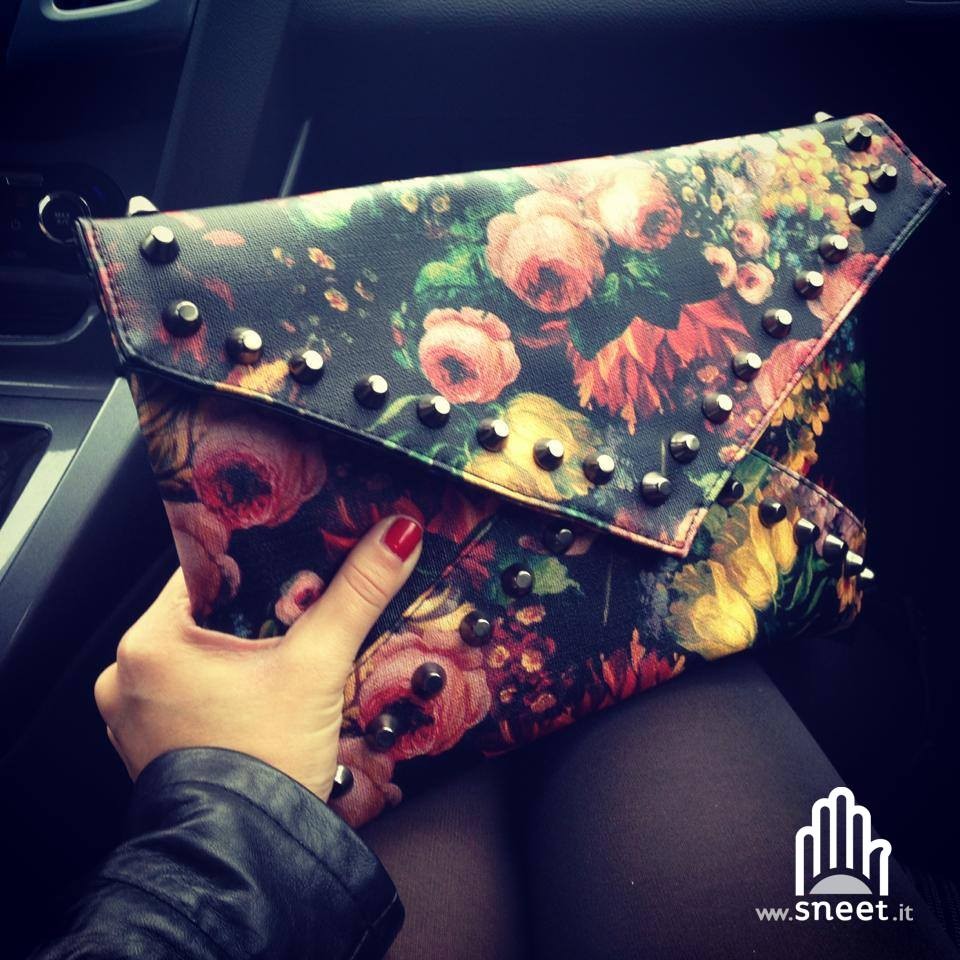 Pochette flower studs