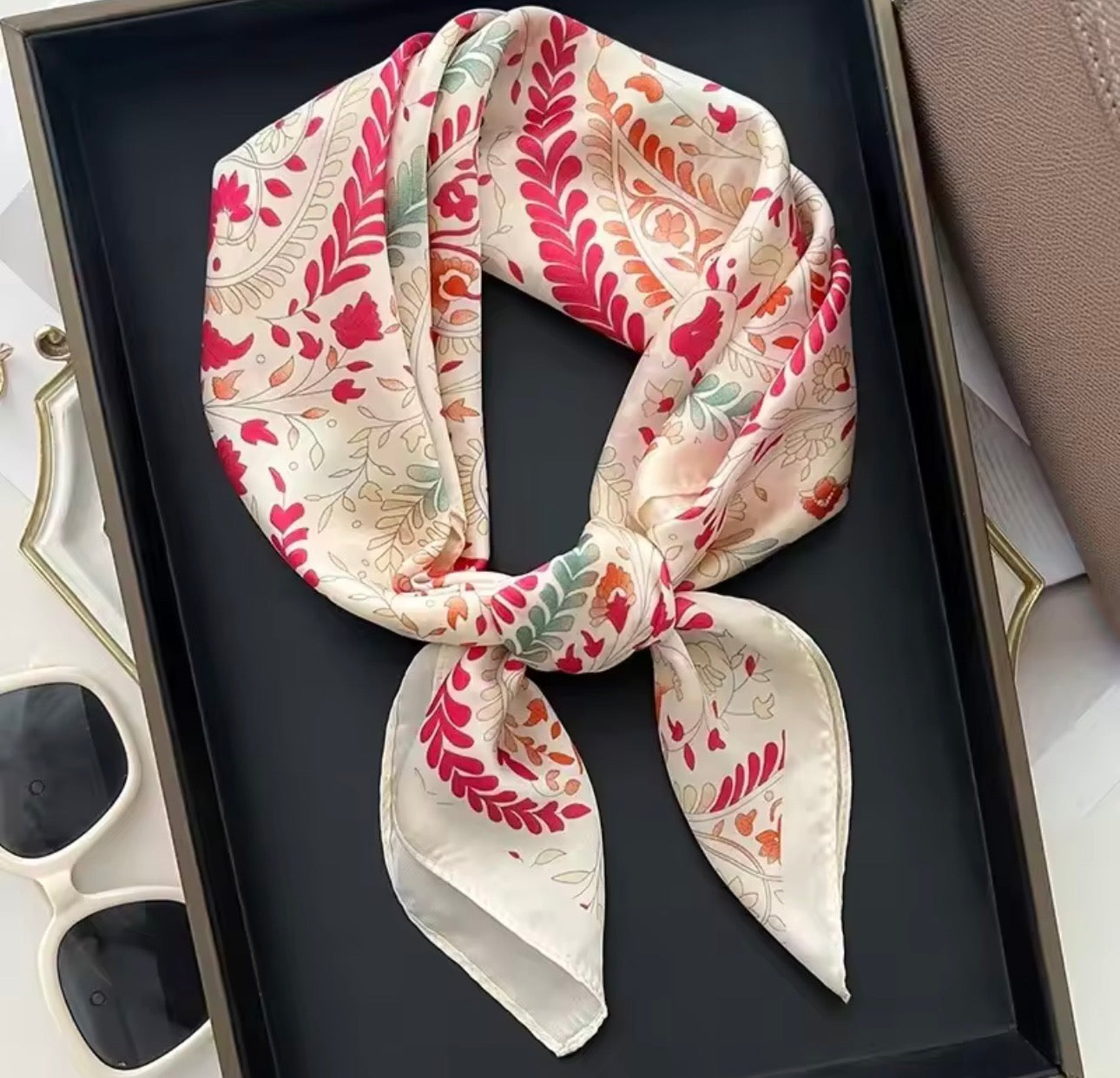 Foulard raso Katapy fantasia foglie corallo su panna | Dream Shop