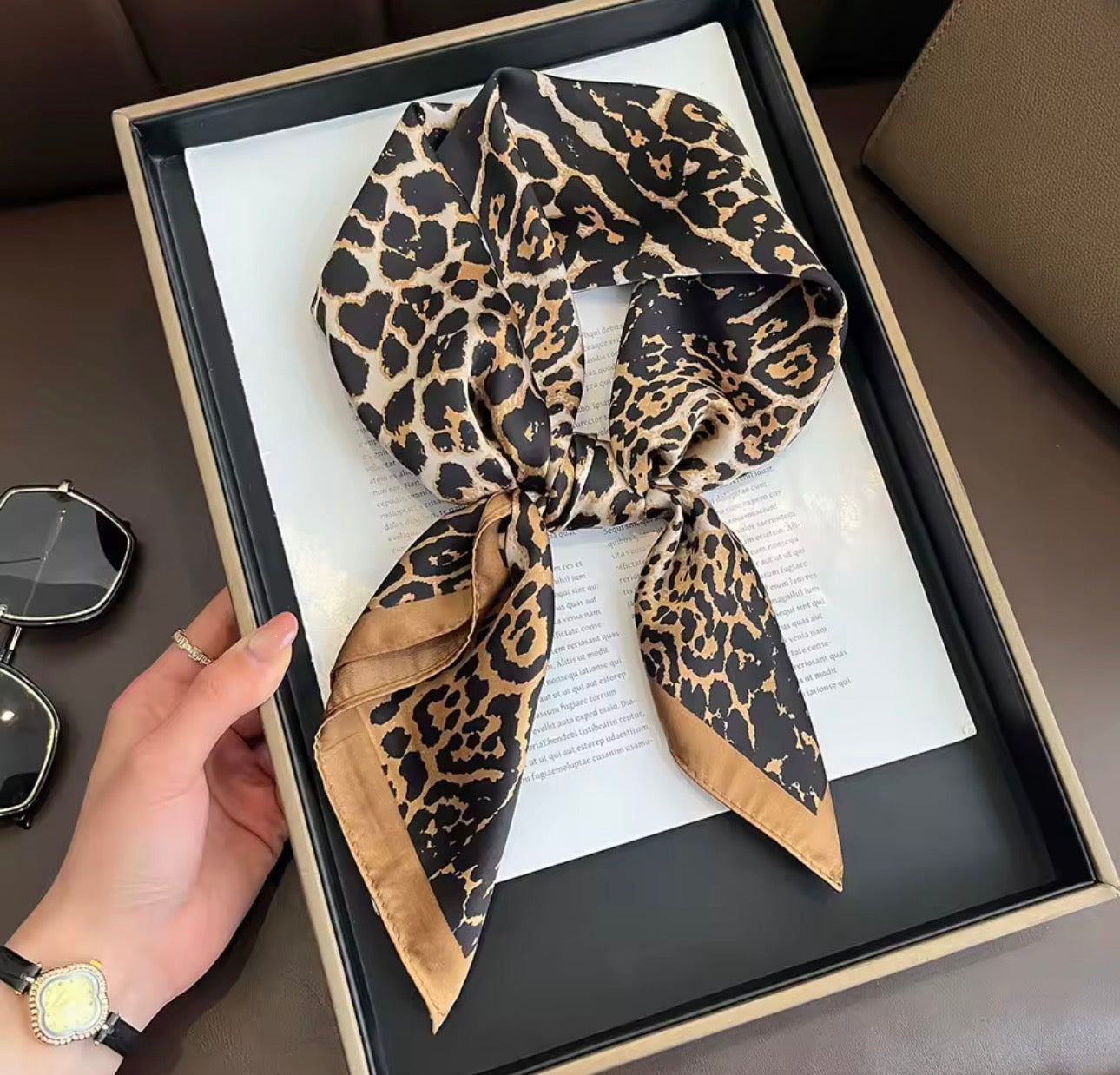 Foulard raso Katapy fantasia leopardo classico marrone | Dream Shop