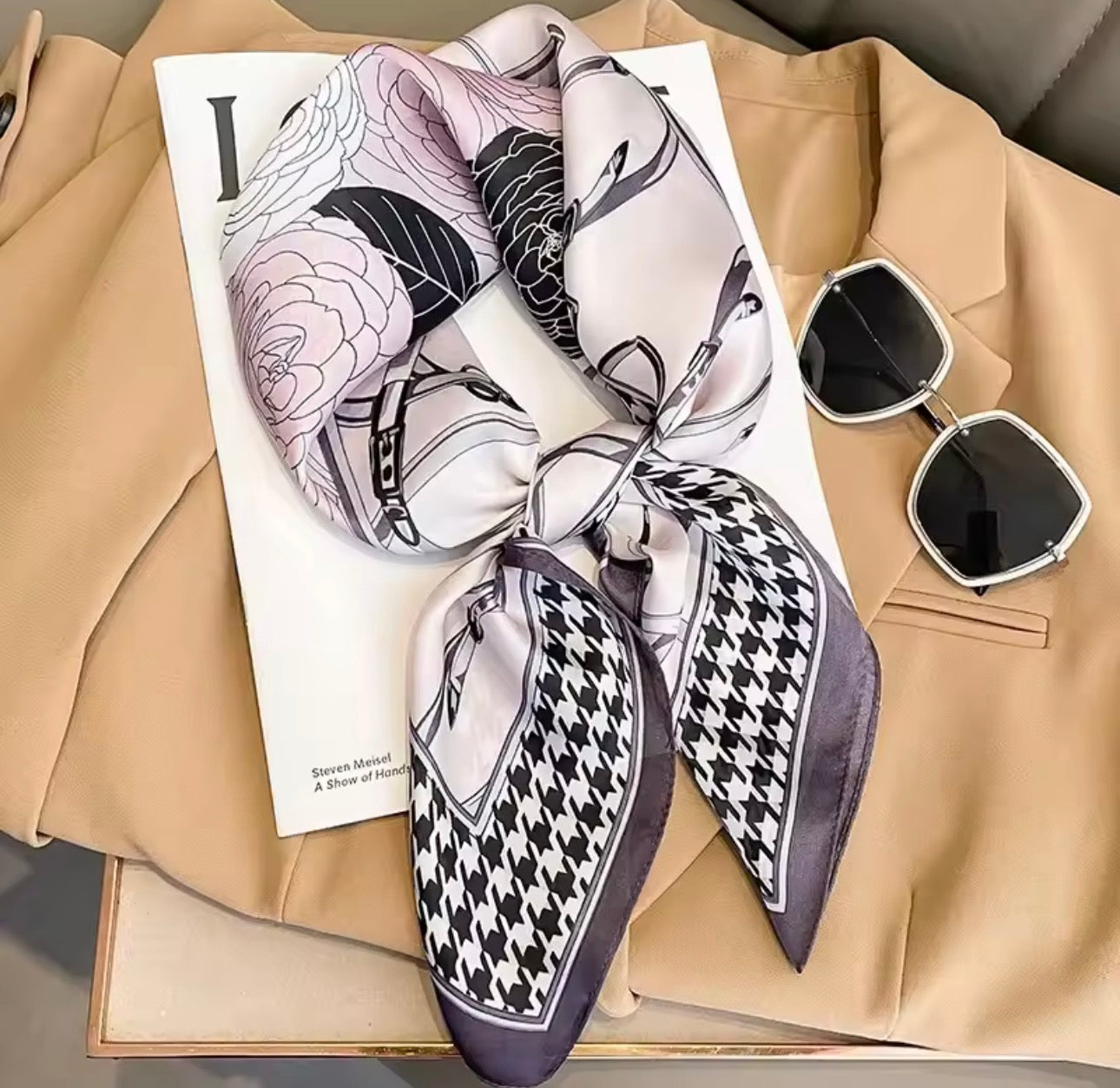 Foulard raso Katapy fantasia rose grigie e pied de poule | Dream Shop