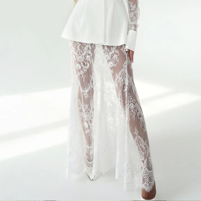 Completo Pizzo Romantic Ghilpa blazer sartoriale con pantalone a zampa in pizzo