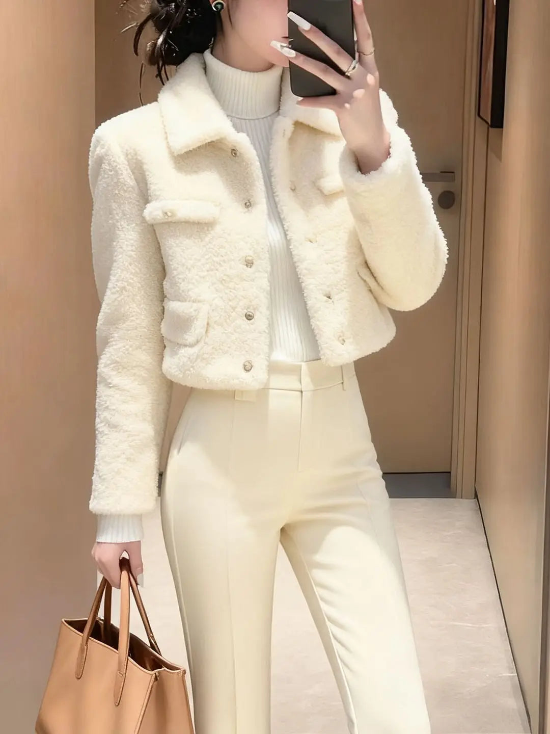 Teddy Medio Carlotta giacca corta in teddy con bottoni gioiello e tasche