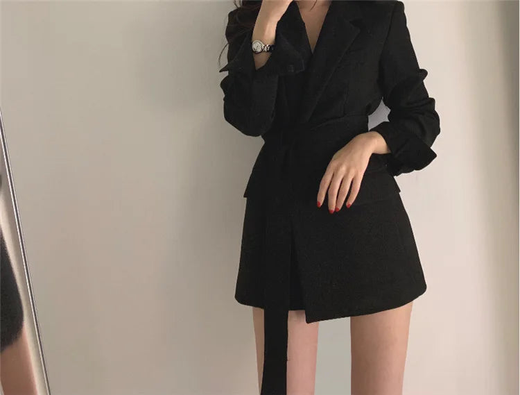 Blazer annodato donna strutturato con cintura in vita