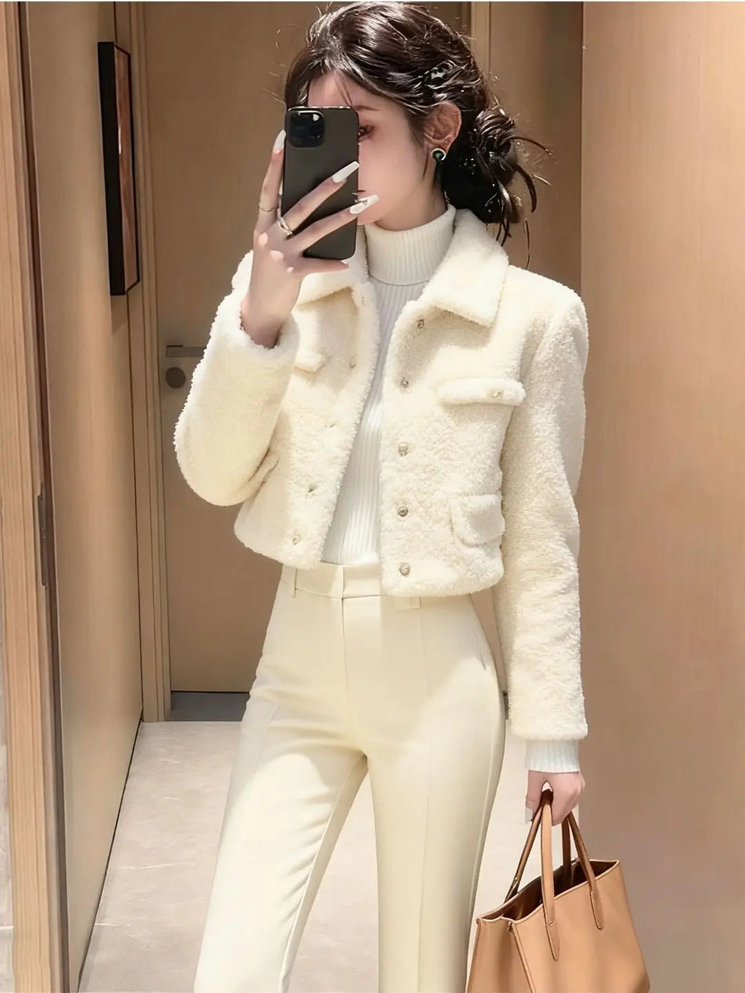 Teddy Medio Carlotta giacca corta in teddy con bottoni gioiello e tasche