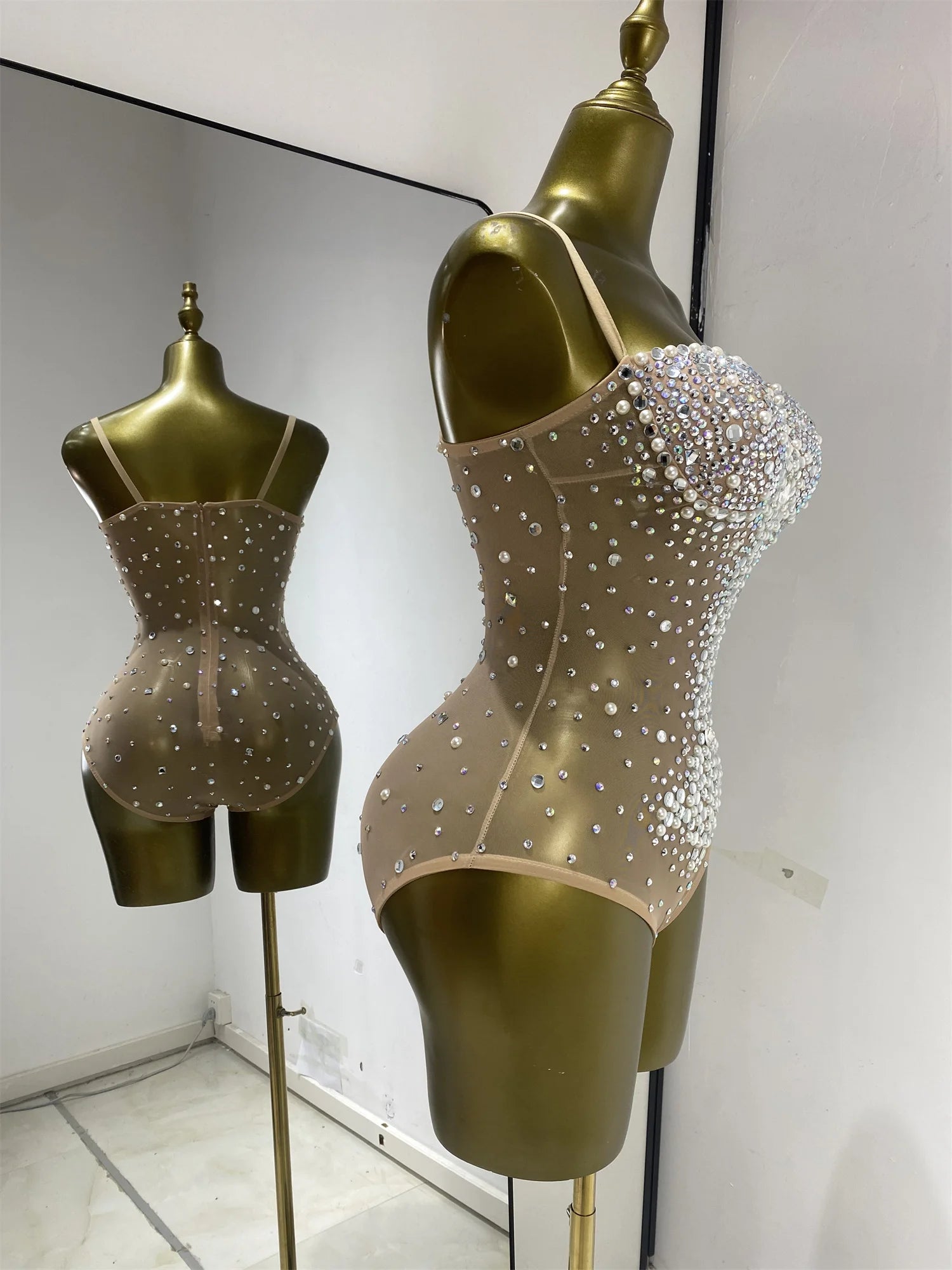 Body Nude Luxury vista laterale — Dream Shop
