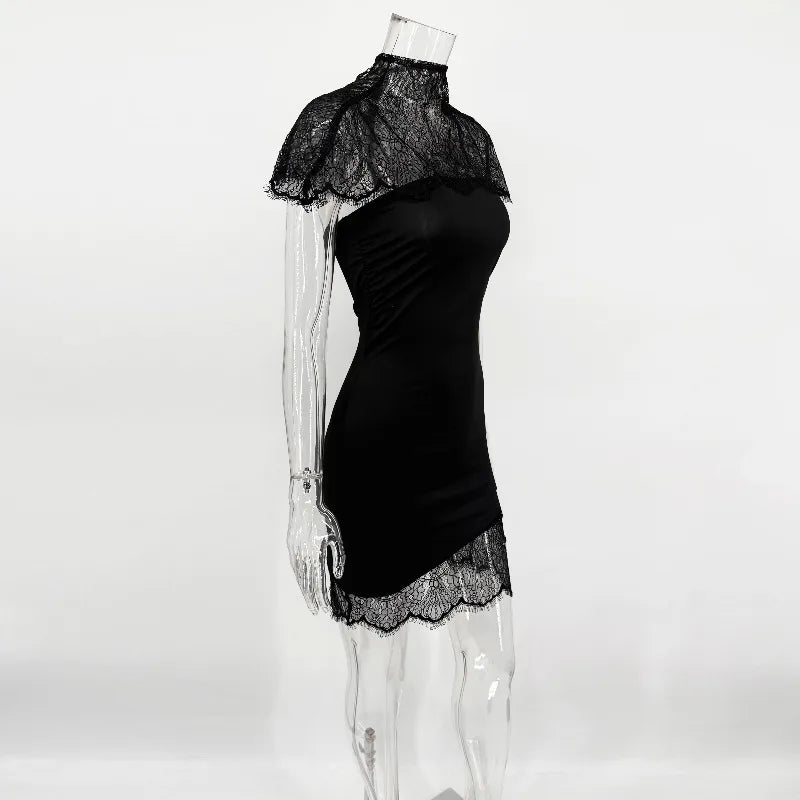 Abitino Pizzo Coprispalle Tamaska con collo alto e inserti in pizzo