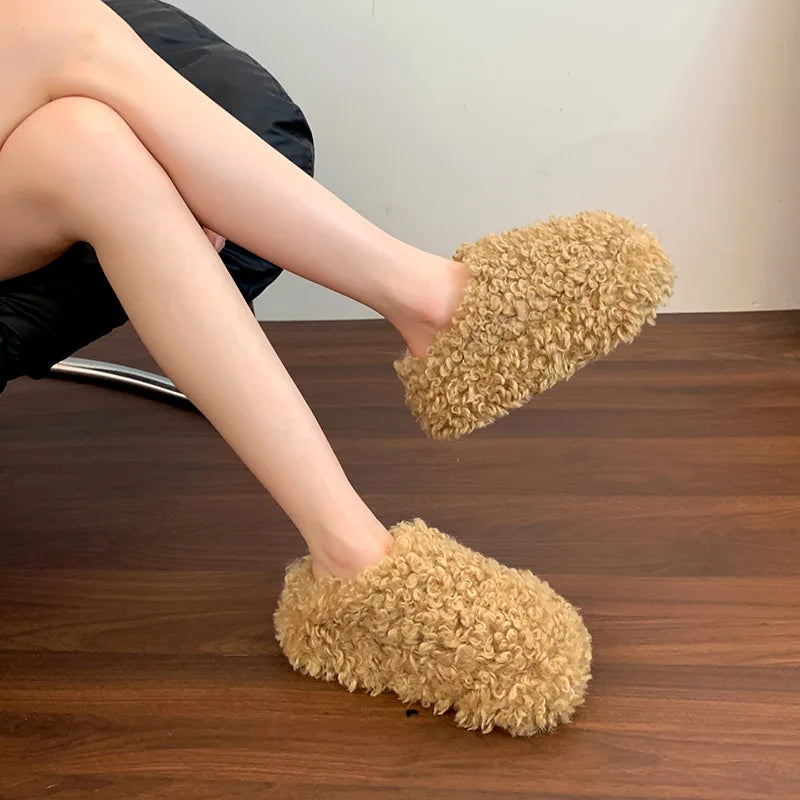 Pantofole in eco pelliccia riccia effetto Mongolia