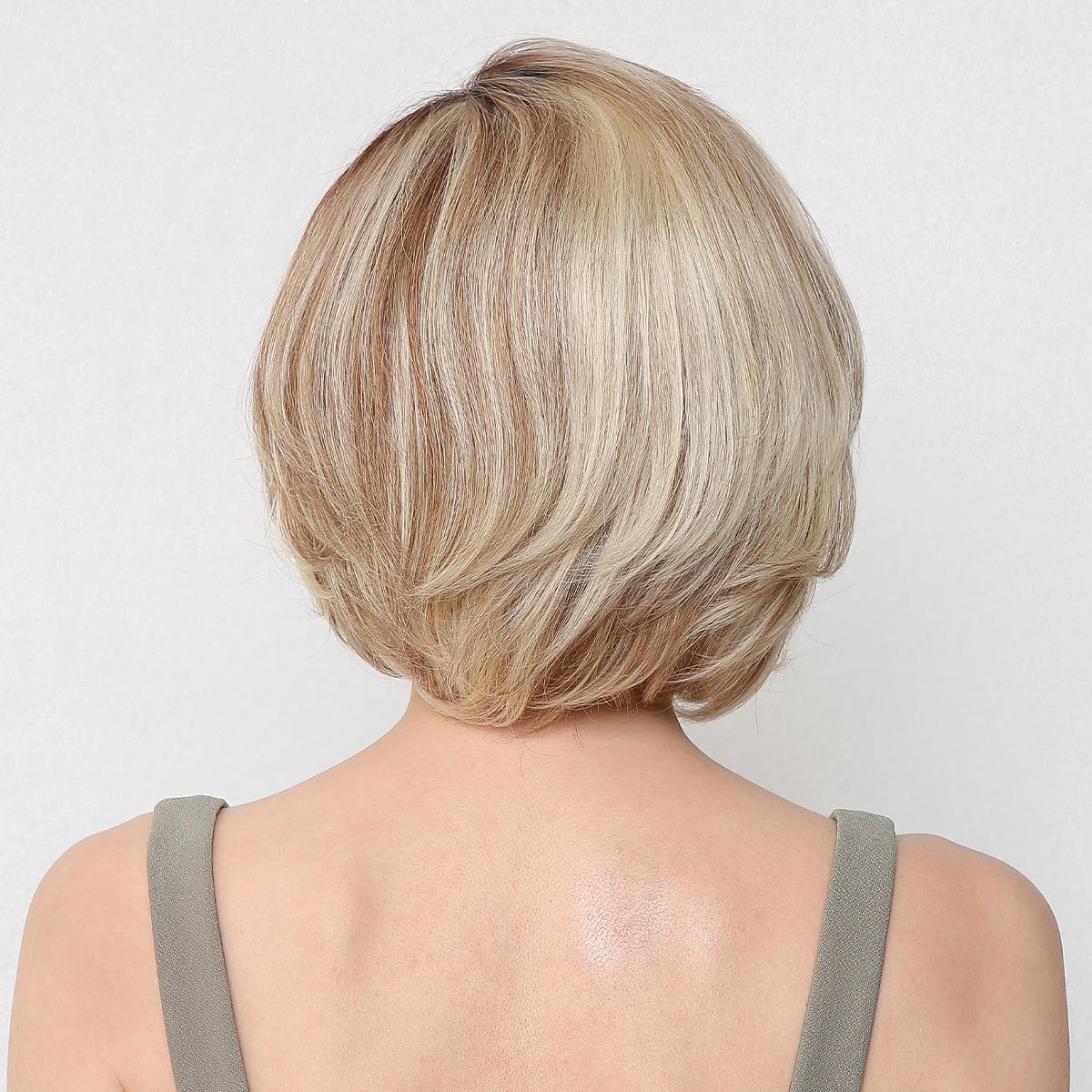 Peluca bob corto vista trasera del bob escalado | Dream Shop