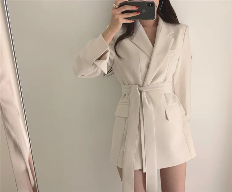 Blazer annodato donna strutturato con cintura in vita