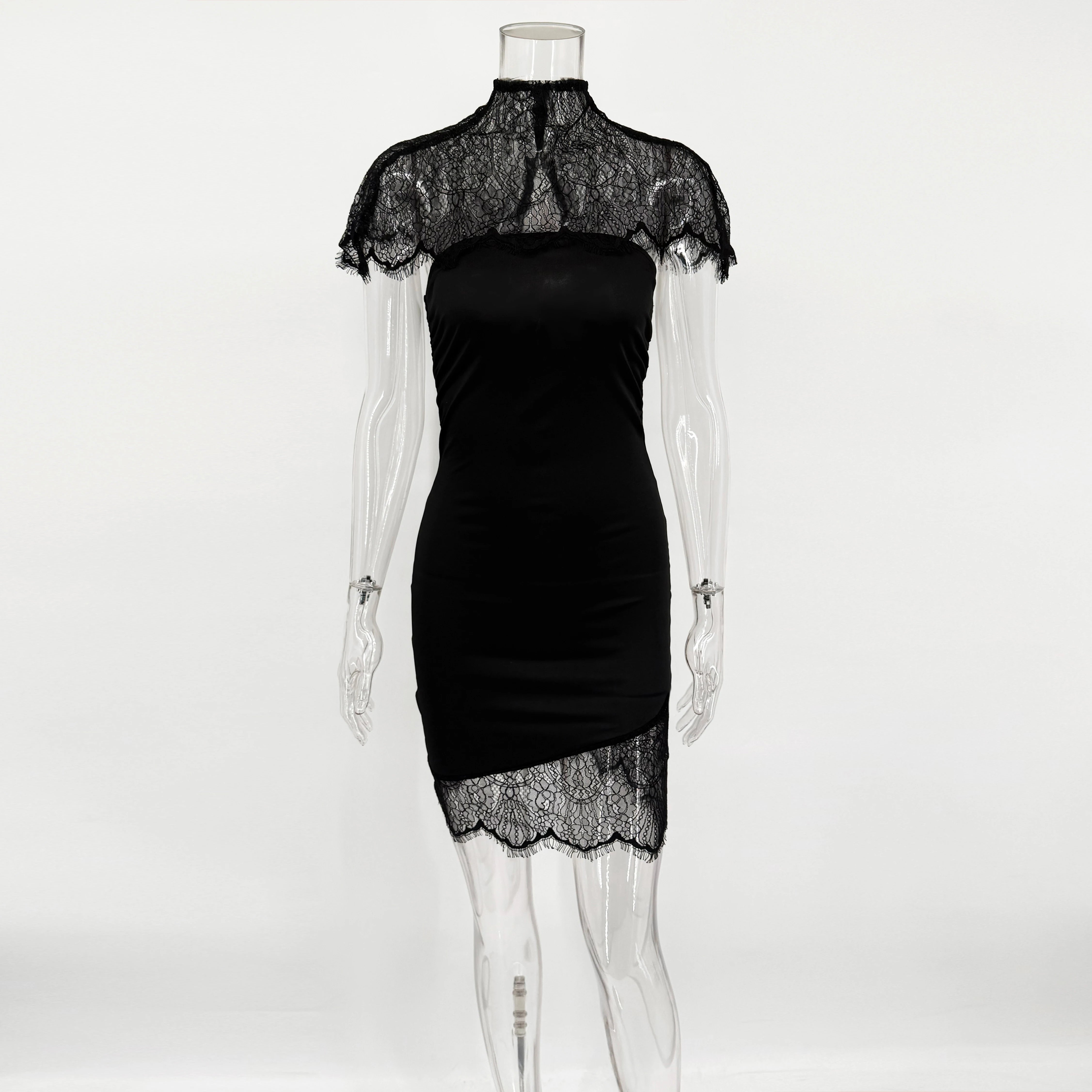 Abitino Pizzo Coprispalle Tamaska con collo alto e inserti in pizzo