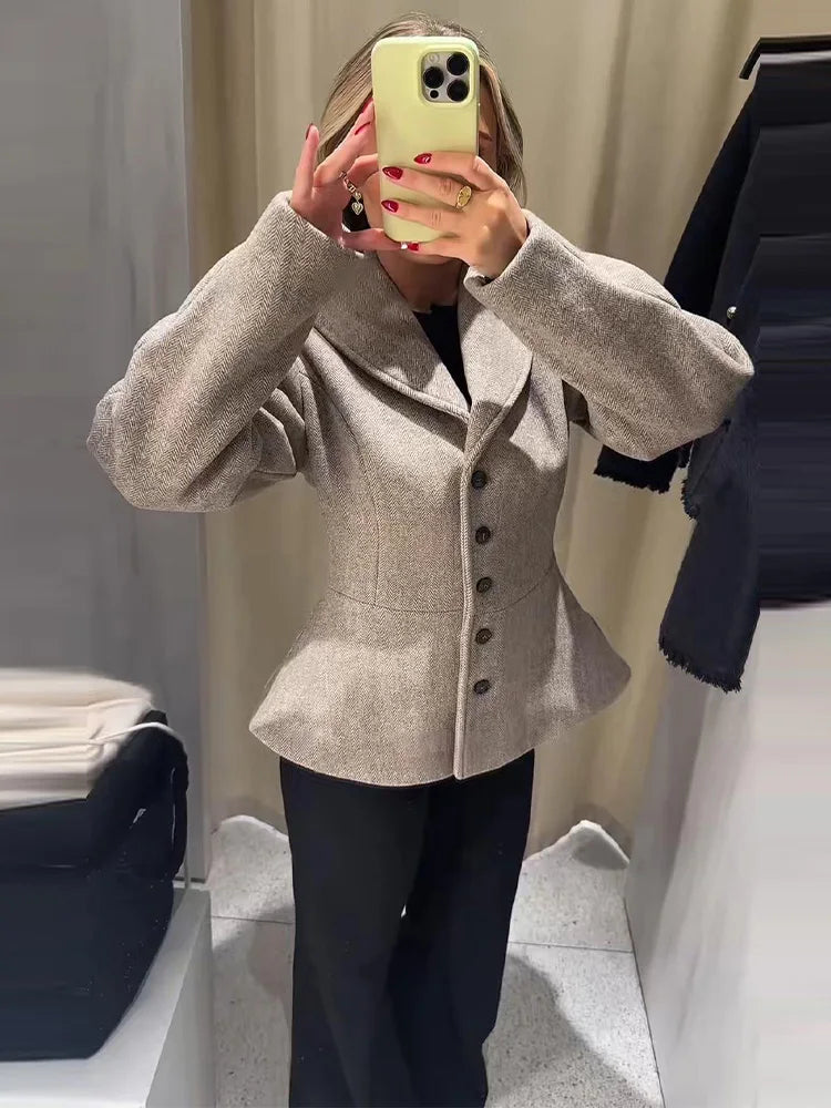 Giacca blazer scampanato Mariuska fondo a peplo indossato | Dream Shop