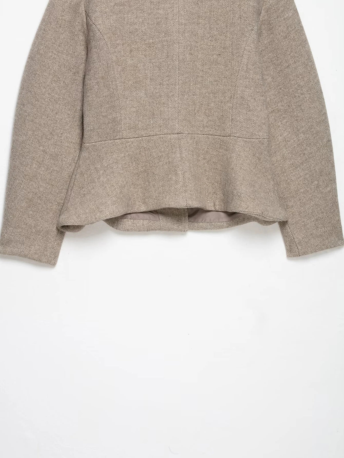 Giacca blazer scampanato Mariuska dettaglio peplo sul retro | Dream Shop