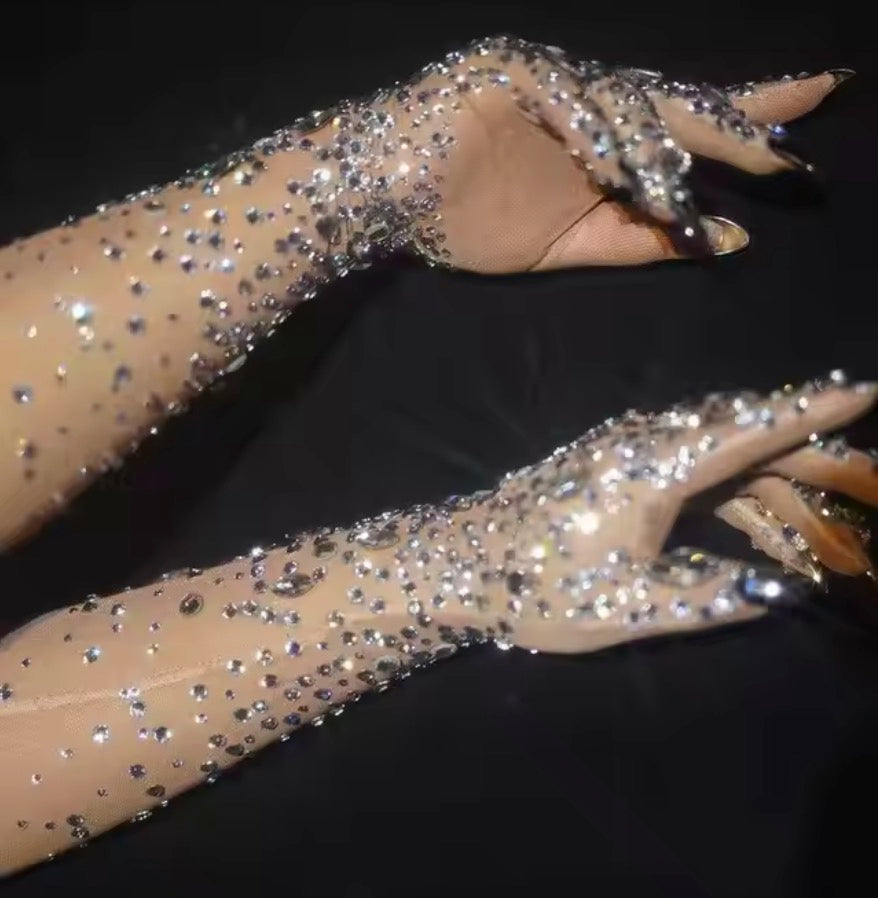 Guanti Lunghi Tulle Invisibile con Cristalli Luminosi e Unghie Gioiello