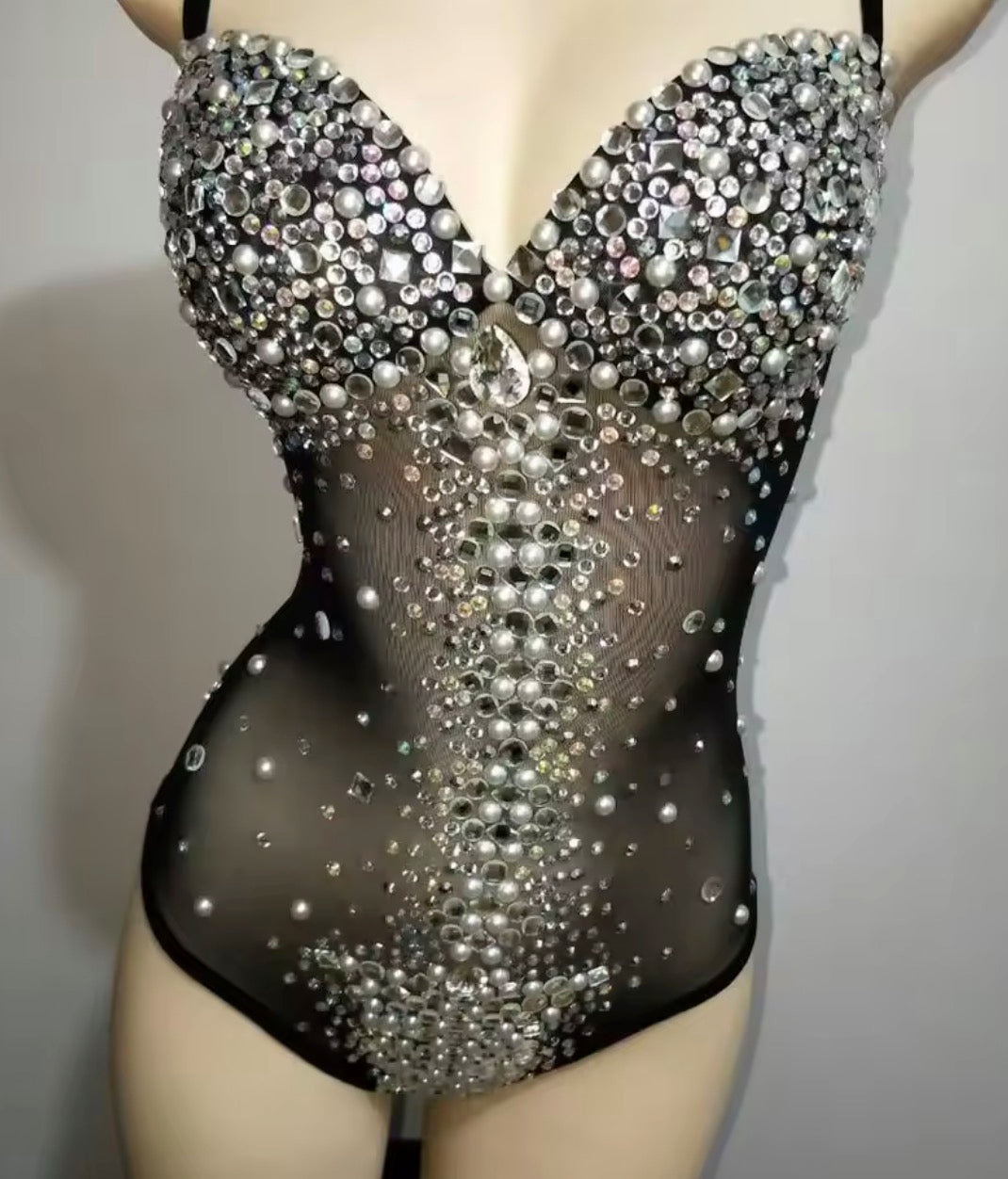 Body Nude Luxury 
Tulle trasparente strass coppe push-up semi-rigide