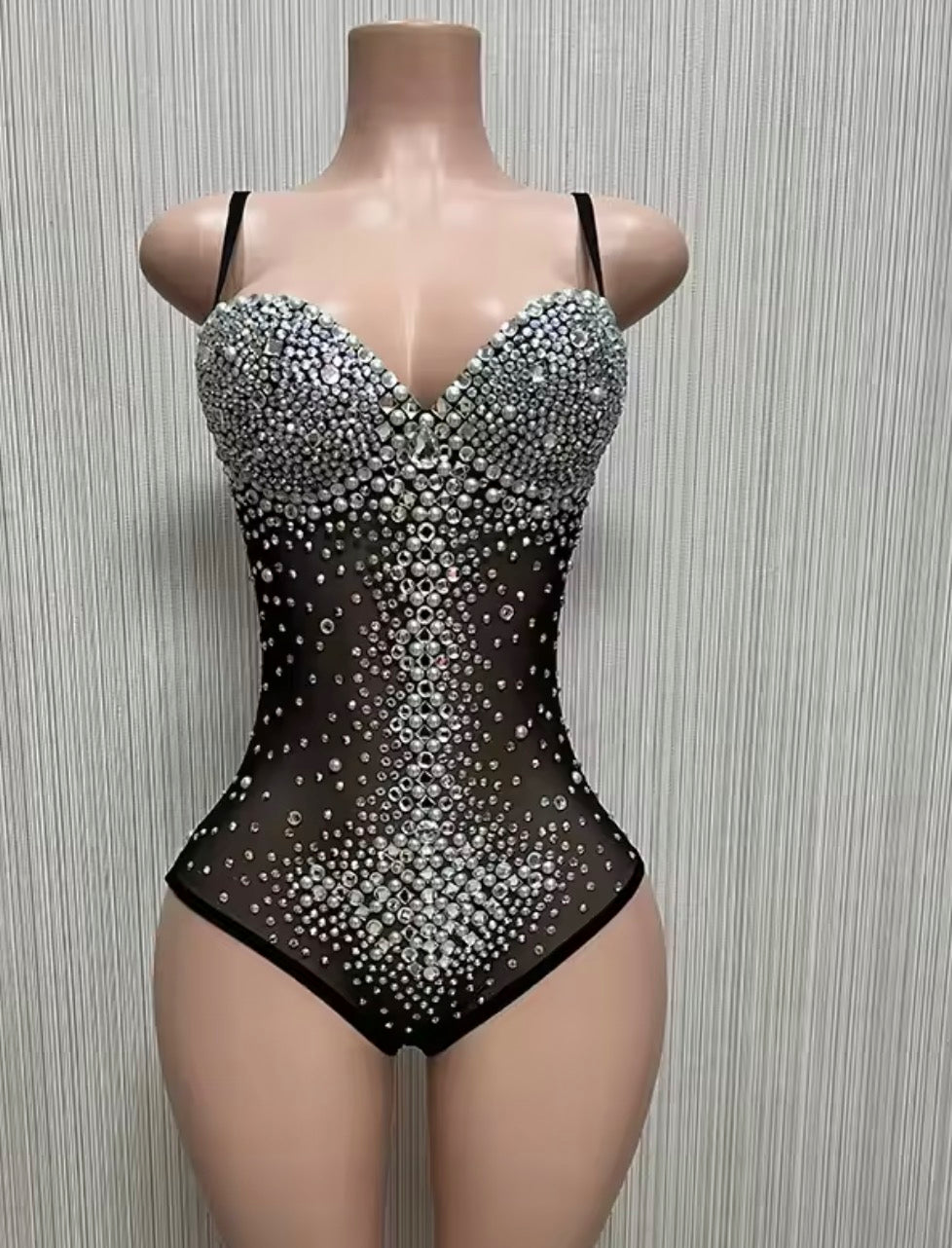 Body Nude Luxury 
Tulle trasparente strass coppe push-up semi-rigide