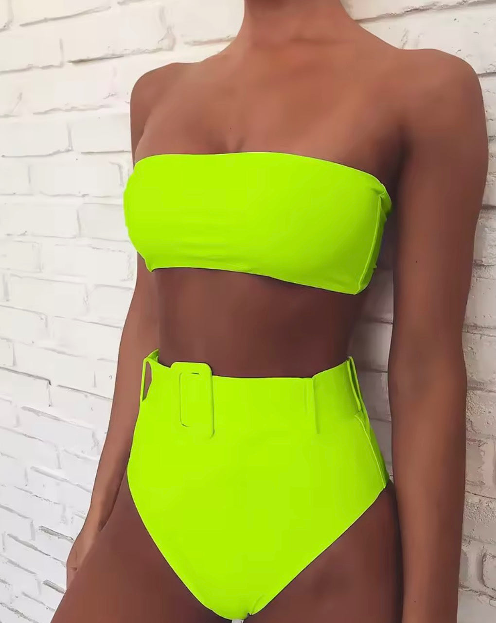 Costume vita alta maxibelt 
Top fascia imbottito con cinturone in vita