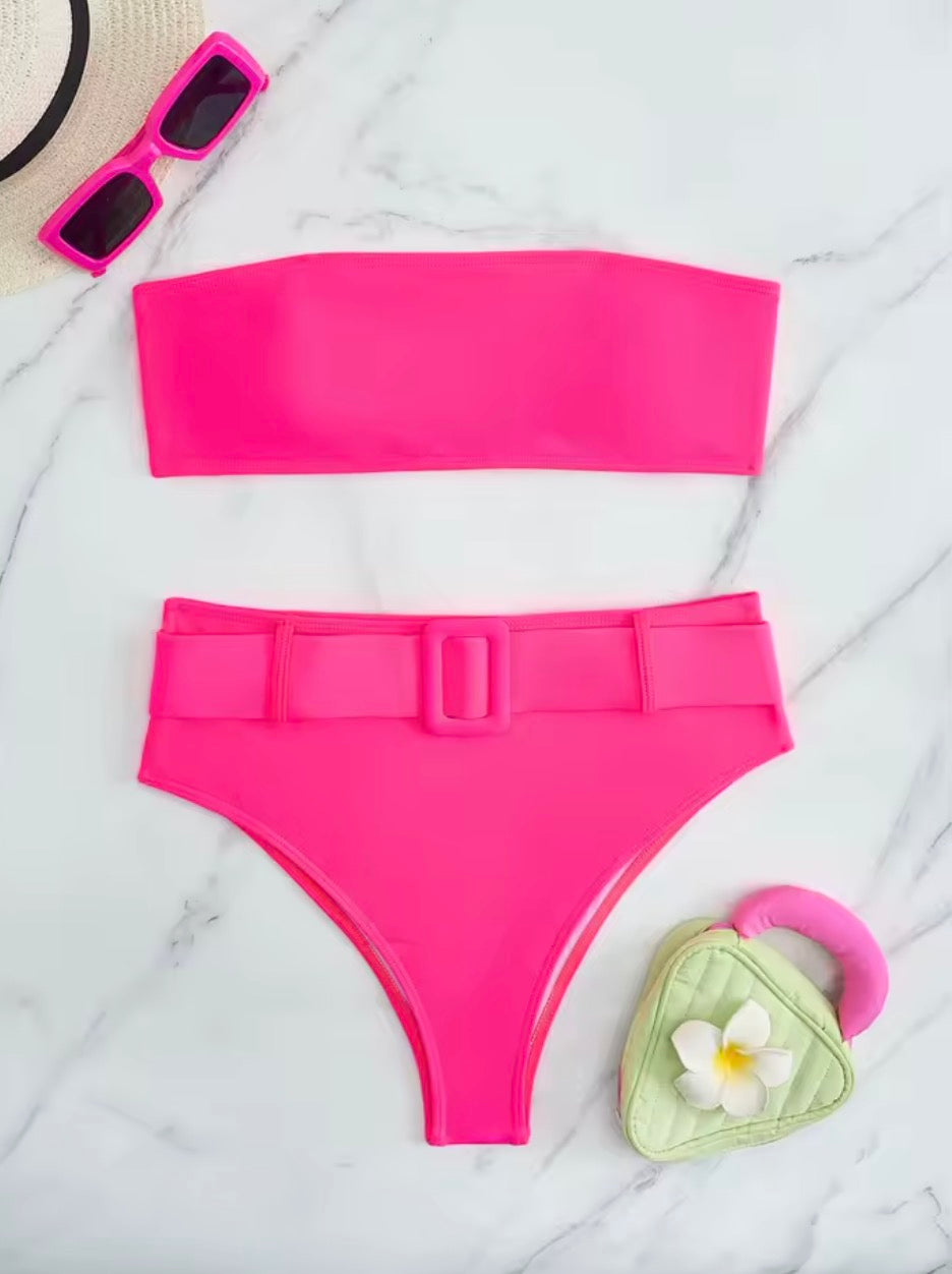 Costume vita alta maxibelt 
Top fascia imbottito con cinturone in vita