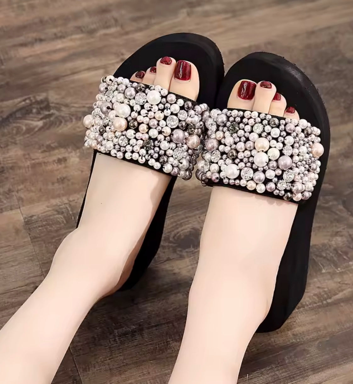Pantuflas de perlas y diamantes de imitación