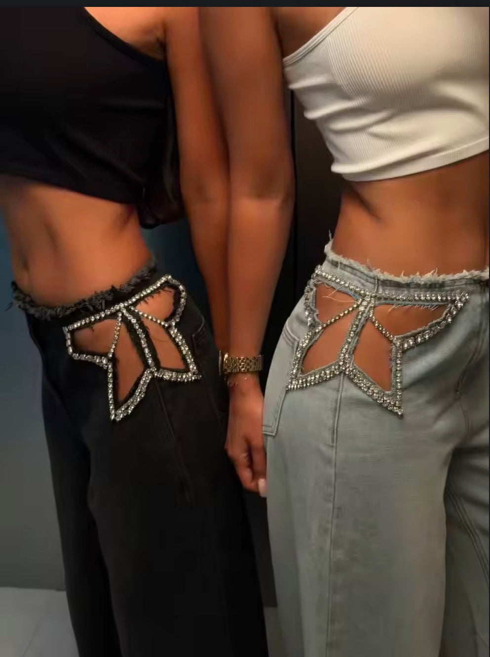 Jeans stella strass fianco nude 
Gamba larga cut-out orlo grezzo