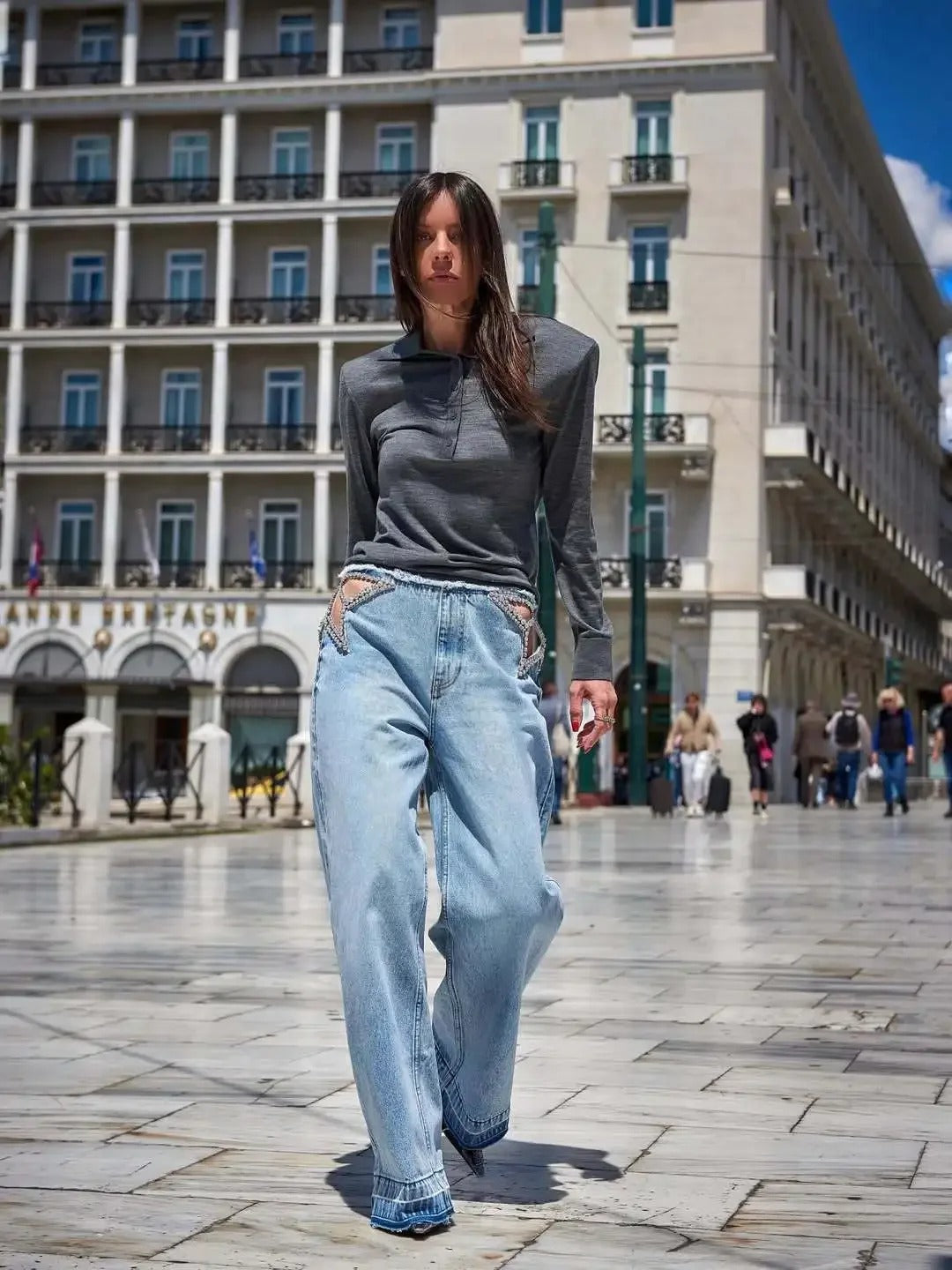 Jeans stella strass denim azzurro look street a figura intera | Dream Shop