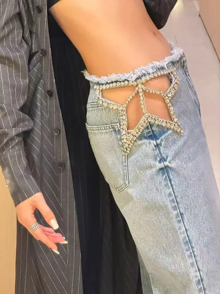 Jeans stella strass dettaglio cut-out sul fianco indossato | Dream Shop