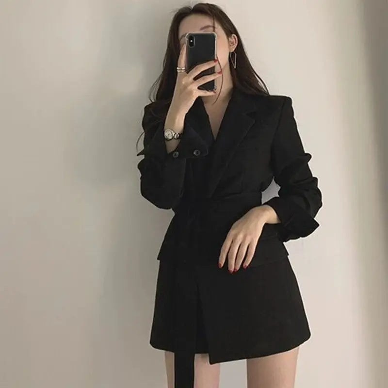 Blazer annodato donna strutturato con cintura in vita