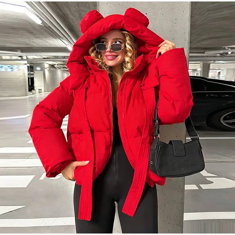 Piumino orecchie Savebla rosso indossato, cappuccio con orecchie — Dream Shop