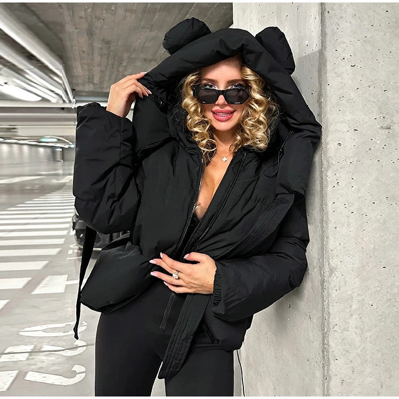 Piumino orecchie Savebla nero indossato, cappuccio con orecchie — Dream Shop